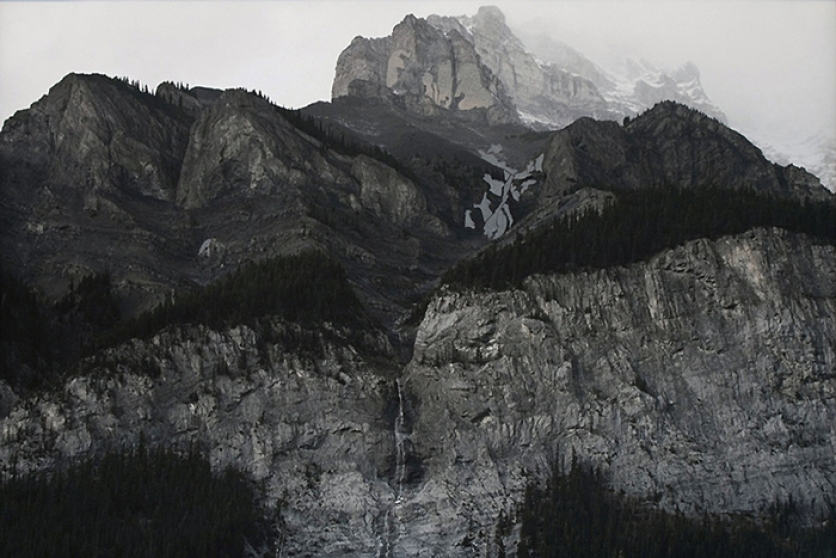 https://sistema.mirunadragan.com/files/gimgs/th-12_TheMountainsAreMirrors7.jpg