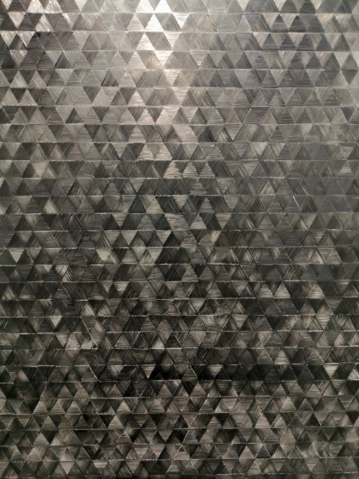 https://sistema.mirunadragan.com/files/gimgs/th-68_Pithos_GraphiteDetail_W.jpg